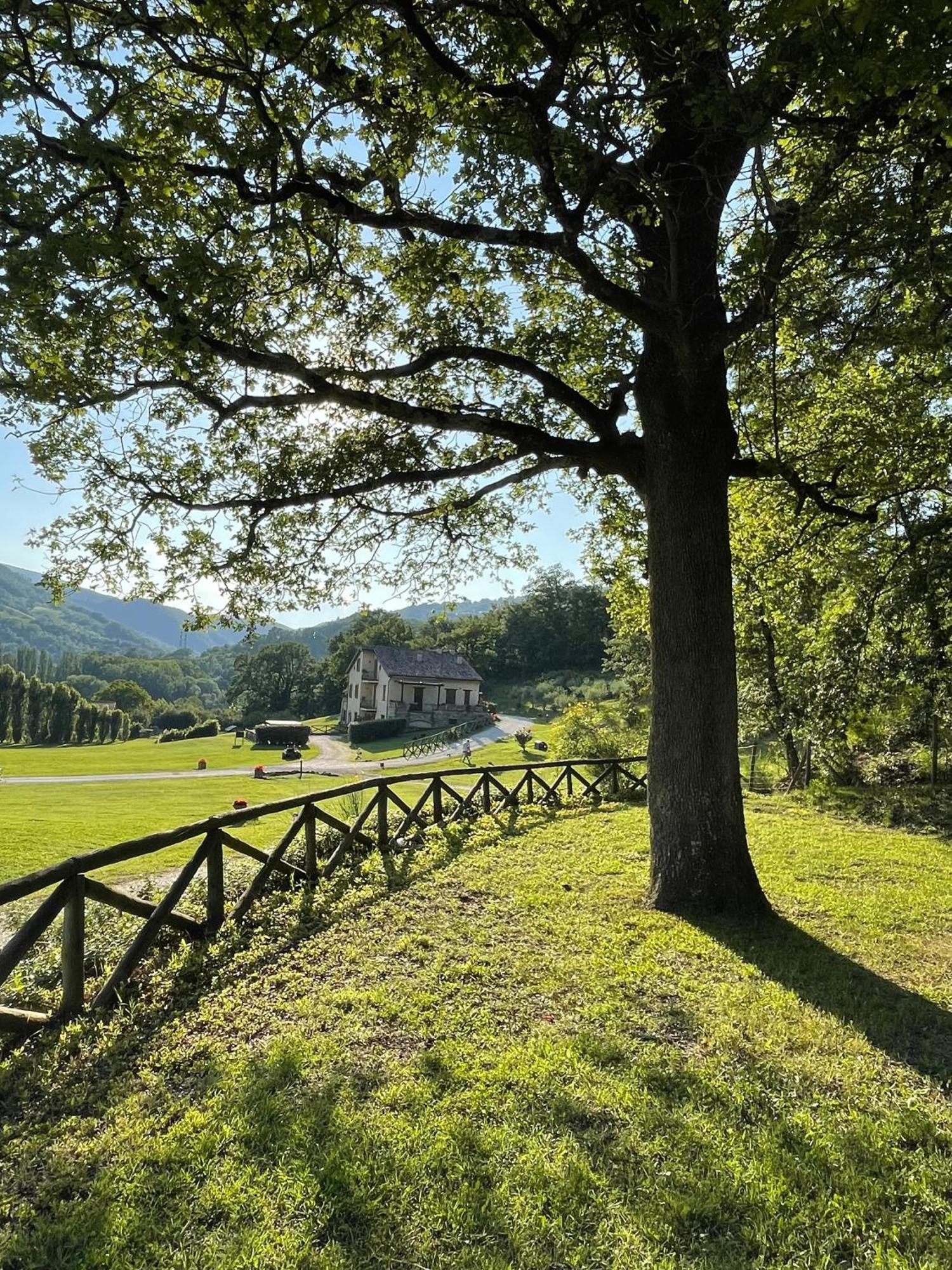 Cerqua Rosara Residence Valtopina Exterior foto